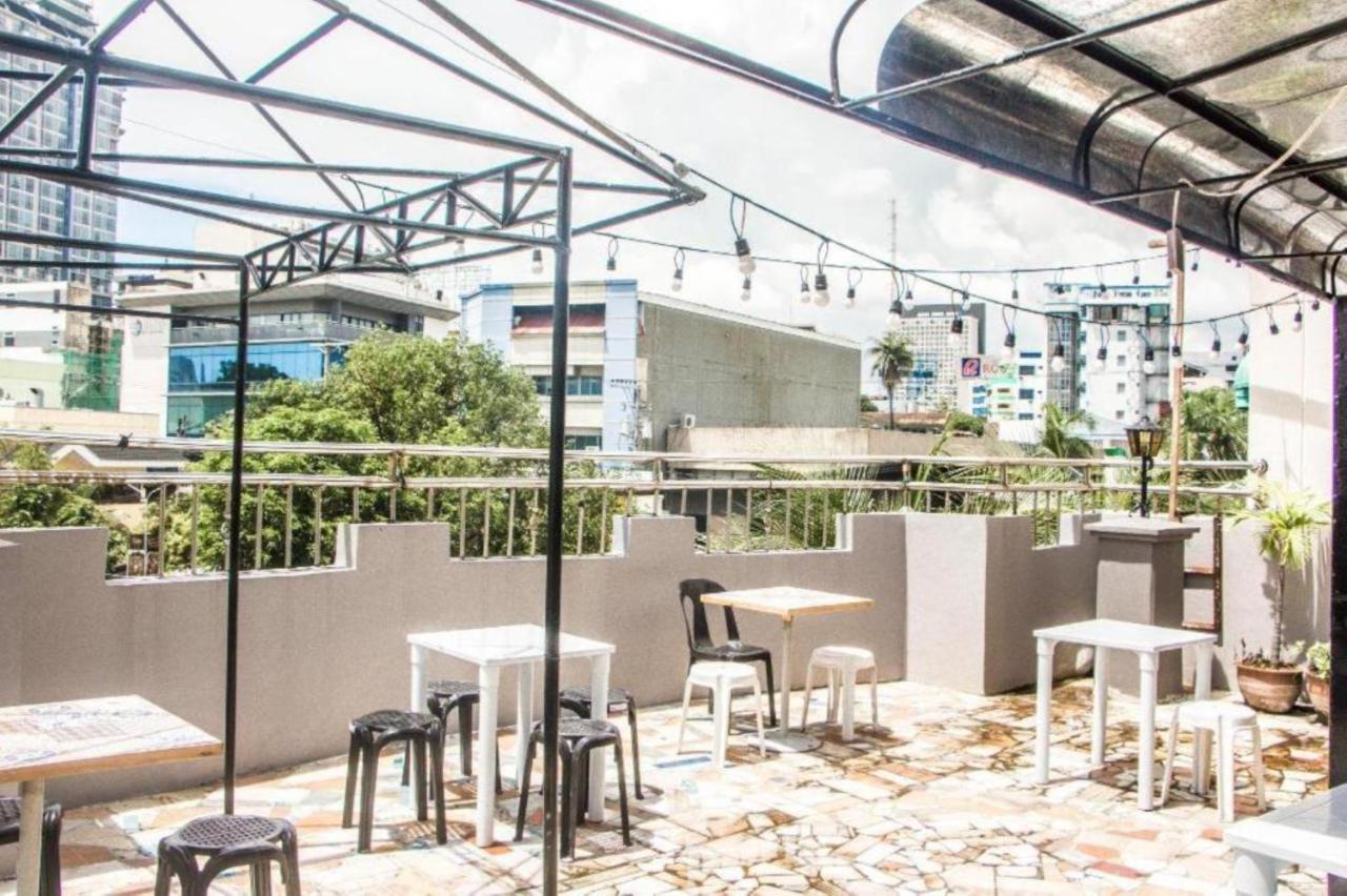 סבו Bunks Hostel (Adults Only) מראה חיצוני תמונה