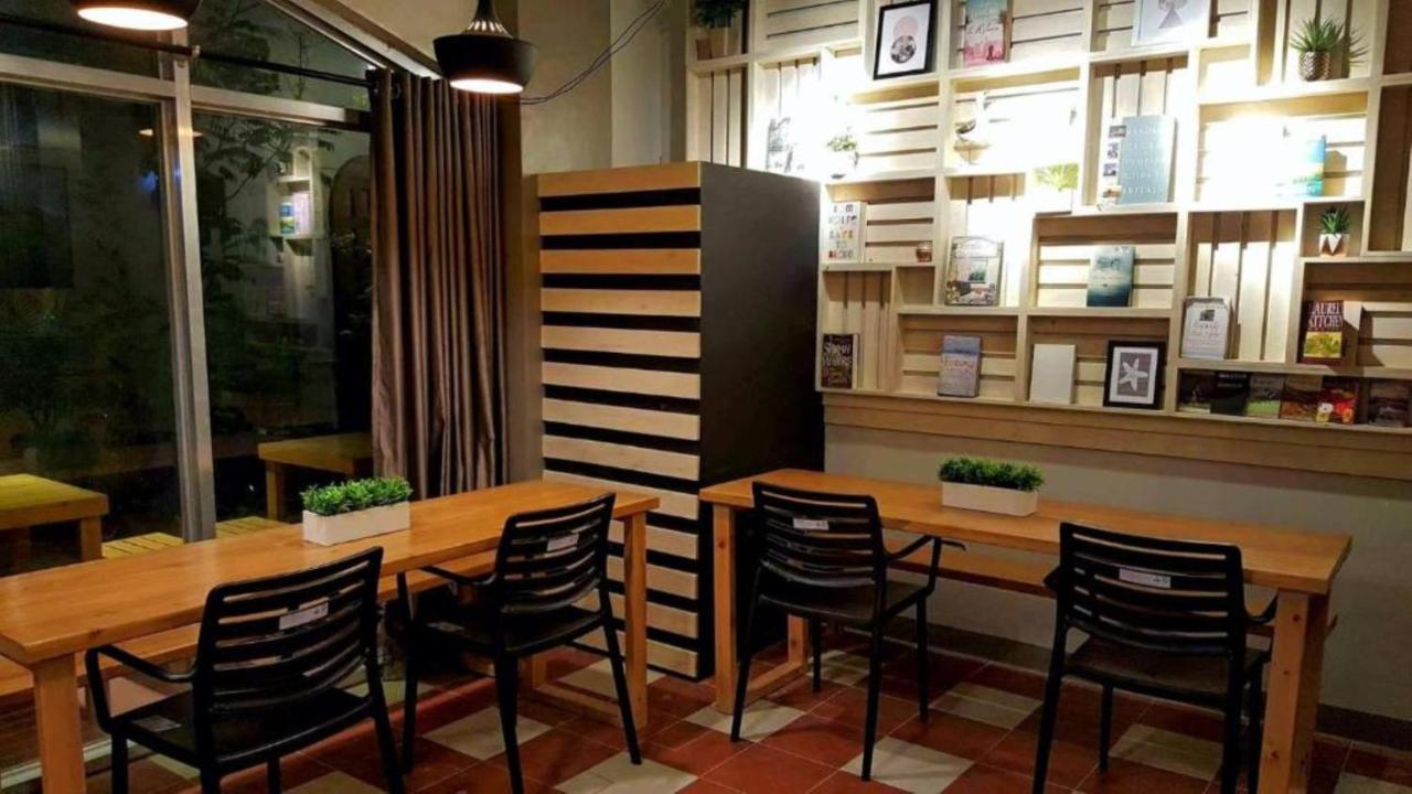 סבו Bunks Hostel (Adults Only) מראה חיצוני תמונה